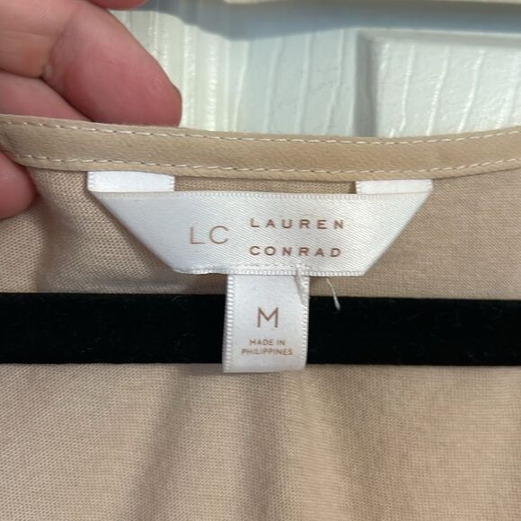 LAUREN CONRAD Size Medium Tan Cream Floral Lace Mixed Media Blouse Neutral - Picture 4 of 7